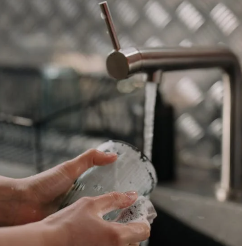 dishwashing with hand vs dishwasher